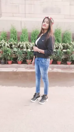 Hello Friends Call Me Daryaganj