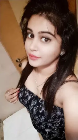 Call Girl Ayesha Gurgaon Sector 17 Genuine Young